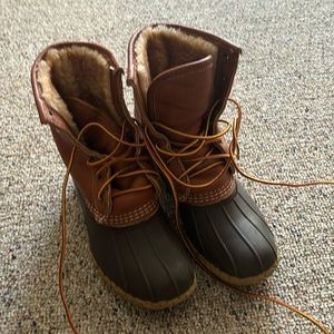 Womens size 6 L.L. Bean Bean Boots